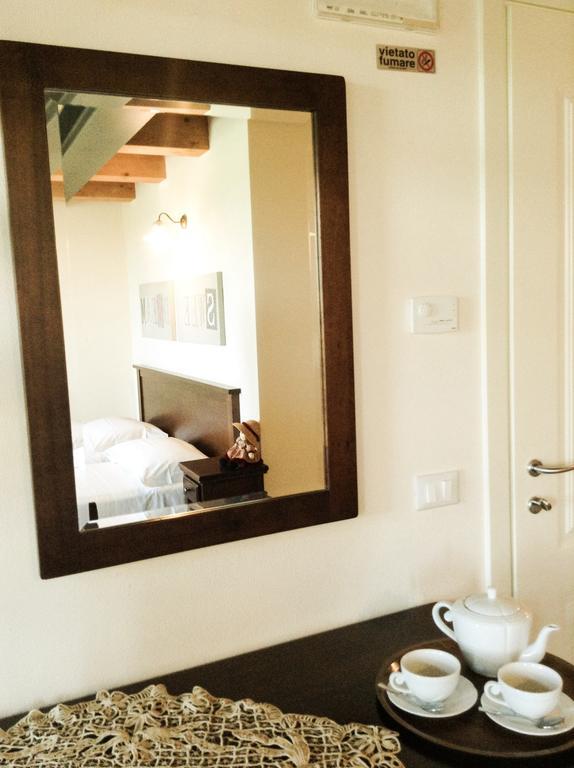 Agriturismo Anna Caterina Hotel Castelnuovo del Garda Habitación foto
